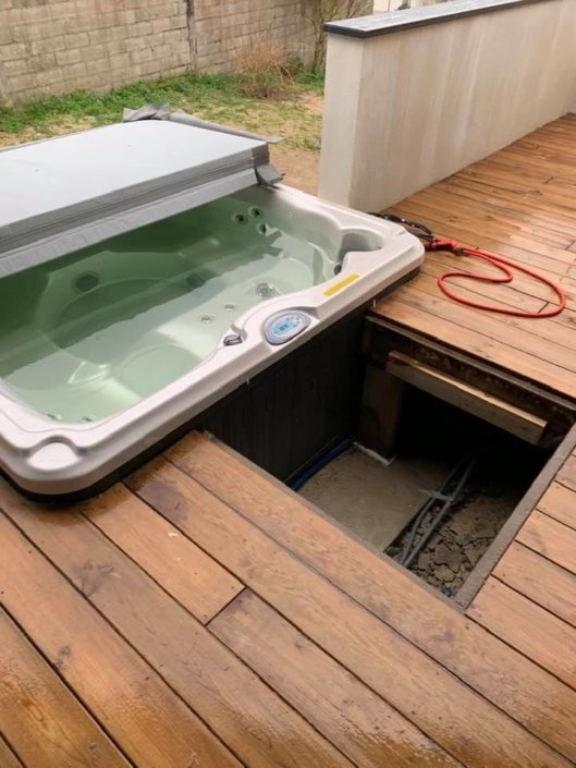 Couverture Spa Jacuzzi® - Rêve de Piscine & Spa à Nantes Carquefou La Baule Loire Atlantique (44)