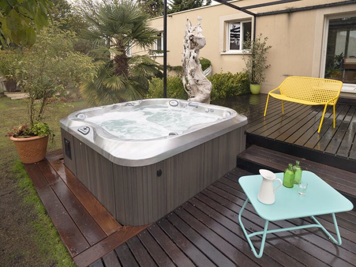 Spa Jacuzzi J-335 - Rêve de Piscine & Spa à Nantes Carquefou La Baule Loire Atlantique (44)