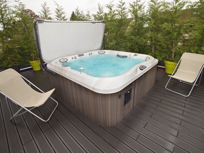 Spa Jacuzzi J-375 - Rêve de Piscine & Spa à Nantes Carquefou La Baule Loire Atlantique (44)