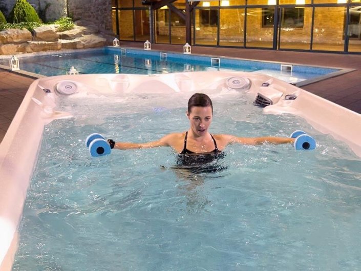 Spa de nage Jacuzzi - Rêve de Piscine & Spa à Nantes Carquefou La Baule Loire Atlantique (44)
