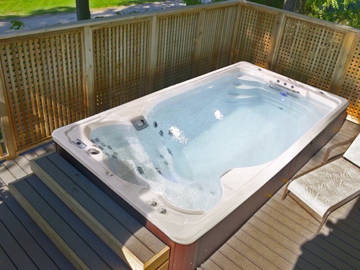 Spa de nage Swimspa Jacuzzi - Rêve de Piscine & Spa à Nantes Carquefou La Baule Loire Atlantique (44)