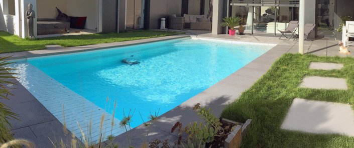 Piscine coque polyester à Nantes - Rêve de Piscine & Spa à Nantes Carquefou La Baule Loire Atlantique (44)