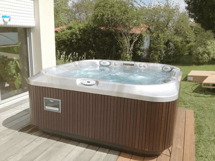 Spa Jacuzzi à La Haie Fouassière - Rêve de Piscine & Spa à Nantes Carquefou La Baule Loire Atlantique (44)
