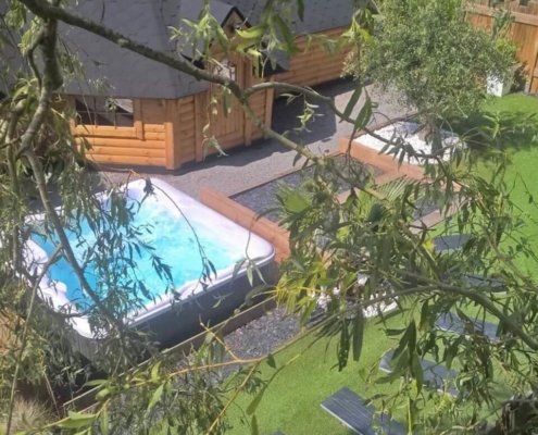 Pose d’un Spa Jacuzzi dans un Gîte à Pornic - Rêve de Piscine & Spa Nantes Carquefou La Baule (44)