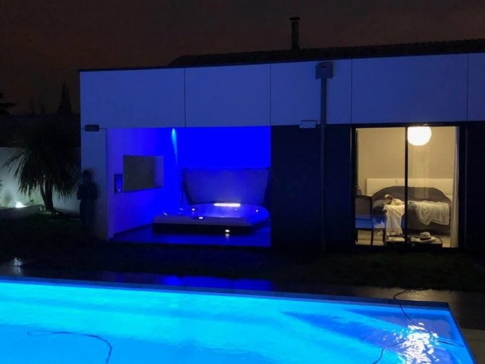 Aménagement d'une piscine Célestine et d'un Spa Jacuzzi à Nantes Centre - Rêve de Piscine & Spa Nantes Carquefou La Baule (44)