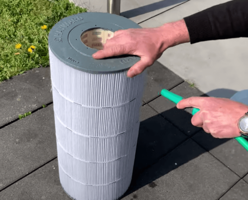 Nettoyage du filtre à cartouche d'une piscine en vidéo - Rêve de Piscine & Spa à Nantes Carquefou La Baule Loire Atlantique (44)