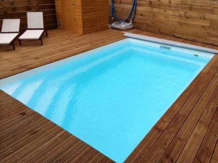 Piscine en coque polyester à fond plat - Rêve de Piscine & Spa à Nantes Carquefou La Baule Loire Atlantique (44)