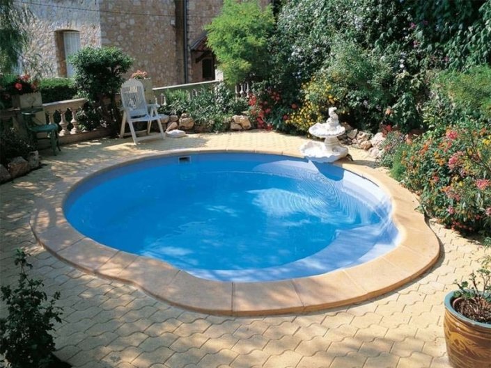 Piscine en coque polyester à fond plat ® Gamme Nacre - Rêve de Piscine & Spa à Nantes Carquefou La Baule Loire Atlantique (44)