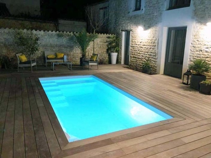 Piscine en coque polyester à fond plat ® Gamme Starlite - Rêve de Piscine & Spa à Nantes Carquefou La Baule Loire Atlantique (44)