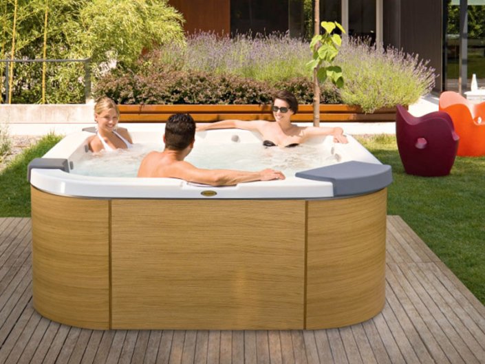 Spa Jacuzzi ® Gamme Italian Design - Rêve de Piscine & Spa à Nantes Carquefou La Baule Loire Atlantique (44)