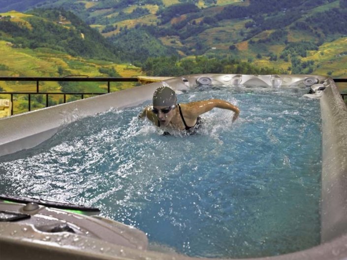 Spa de nage Jacuzzi ® Gamme Power Pro - Rêve de Piscine & Spa à Nantes Carquefou La Baule Loire Atlantique (44)